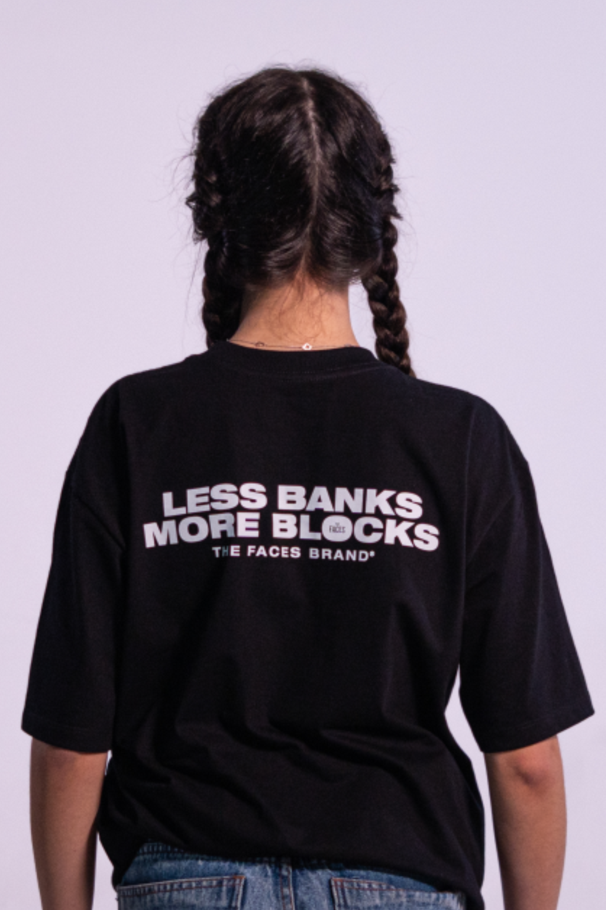 Camiseta Streetwear - LESS BANKS MORE BLOCKS - PRETA