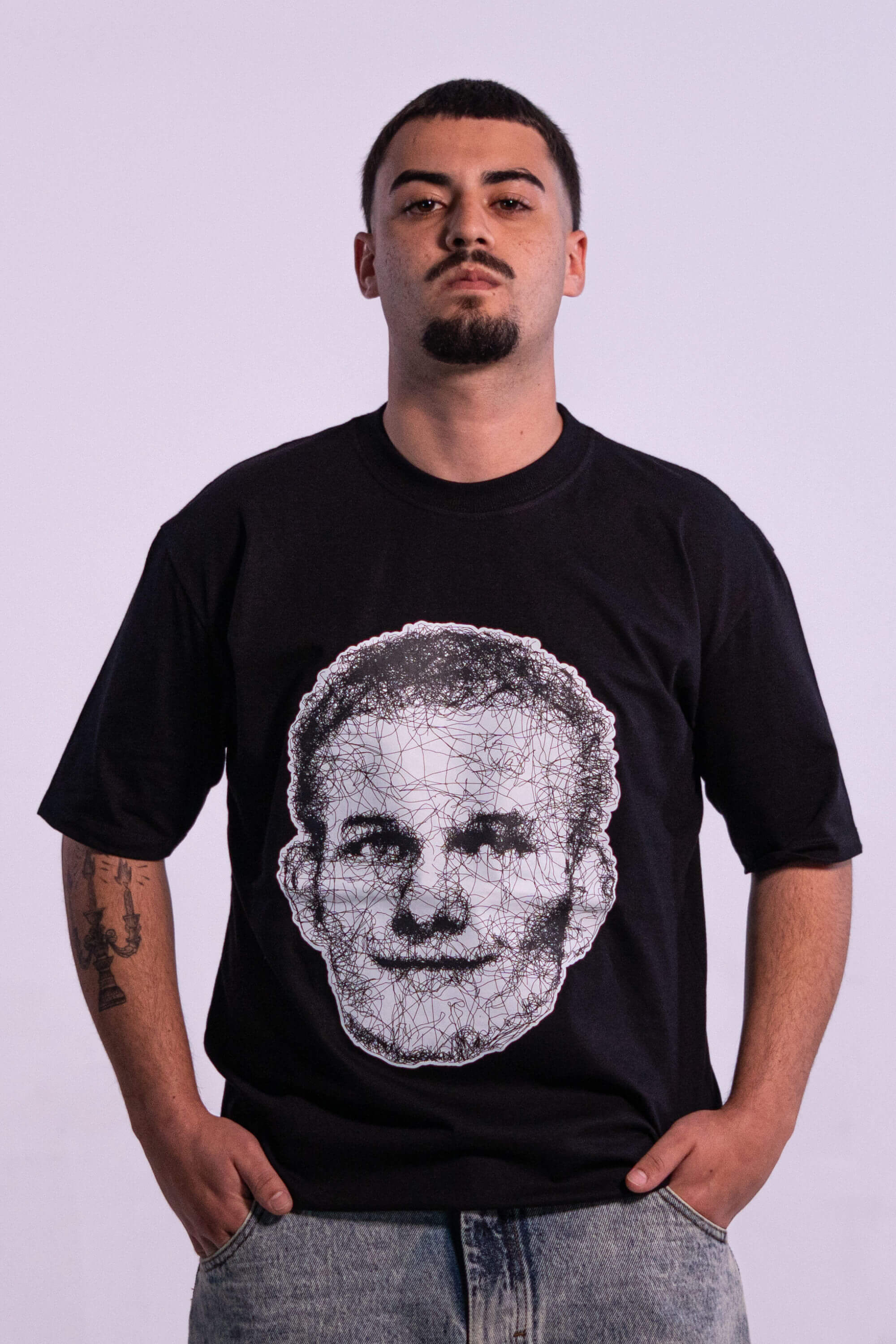 CAMISETA PREMIUM STREETWEAR - VISIONARY - PRETA