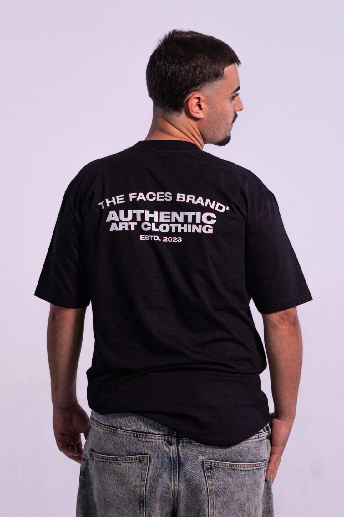 CAMISETA PREMIUM STREETWEAR - VISIONARY - PRETA